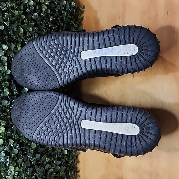 Adidas Yeezy Boost 750 Triple Black | Size: 9 Mens | Black - Picture 6 of 11